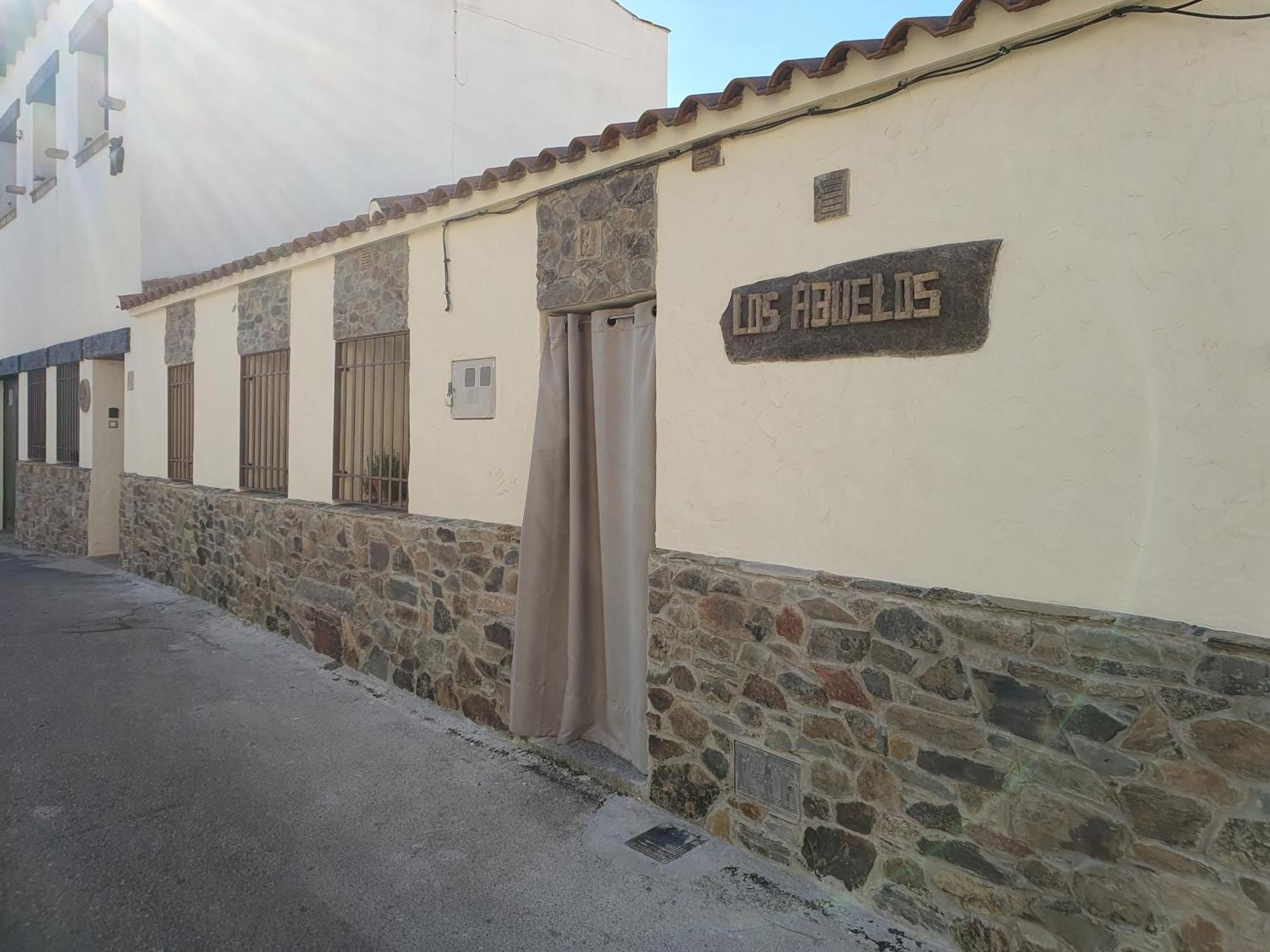 Apartamentos Callampa Torrejón el Rubio Exterior foto